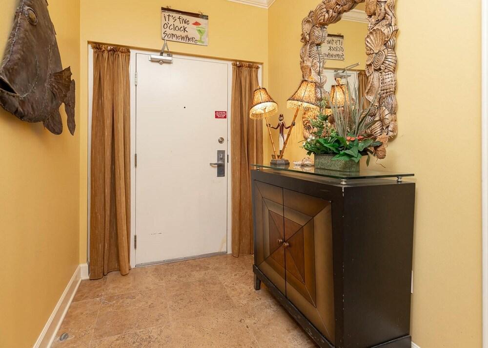 Phoenix IX by Brett Robinson Vacations Interior