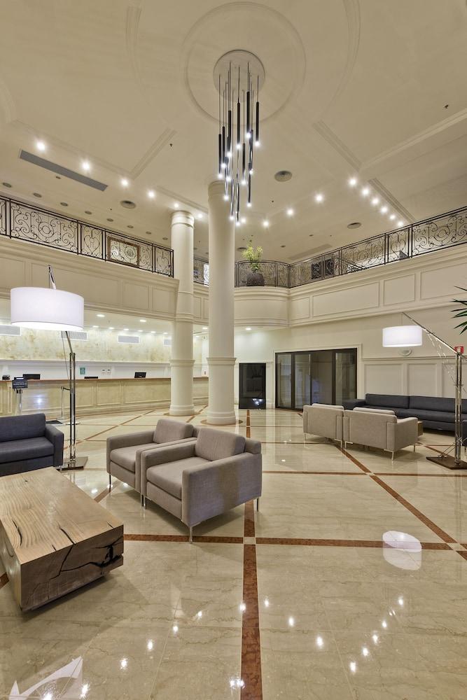 ميليا كامبيناس