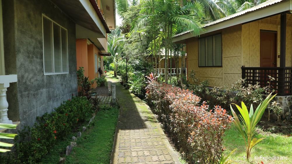 Caves Dive Resort Featured Image