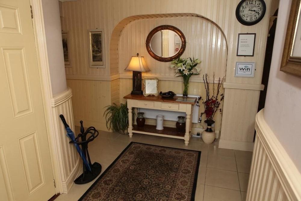 Jim McGee's Interior Detail