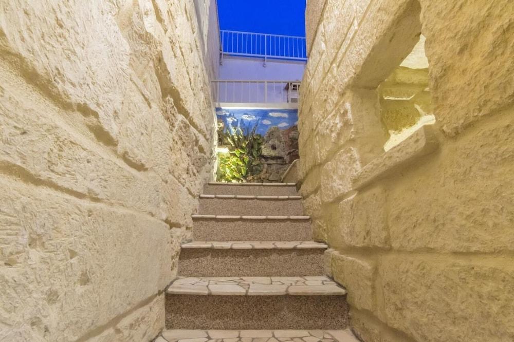 ديمورا كورتي أنتيكا سكورانو المنطقة الخارجية