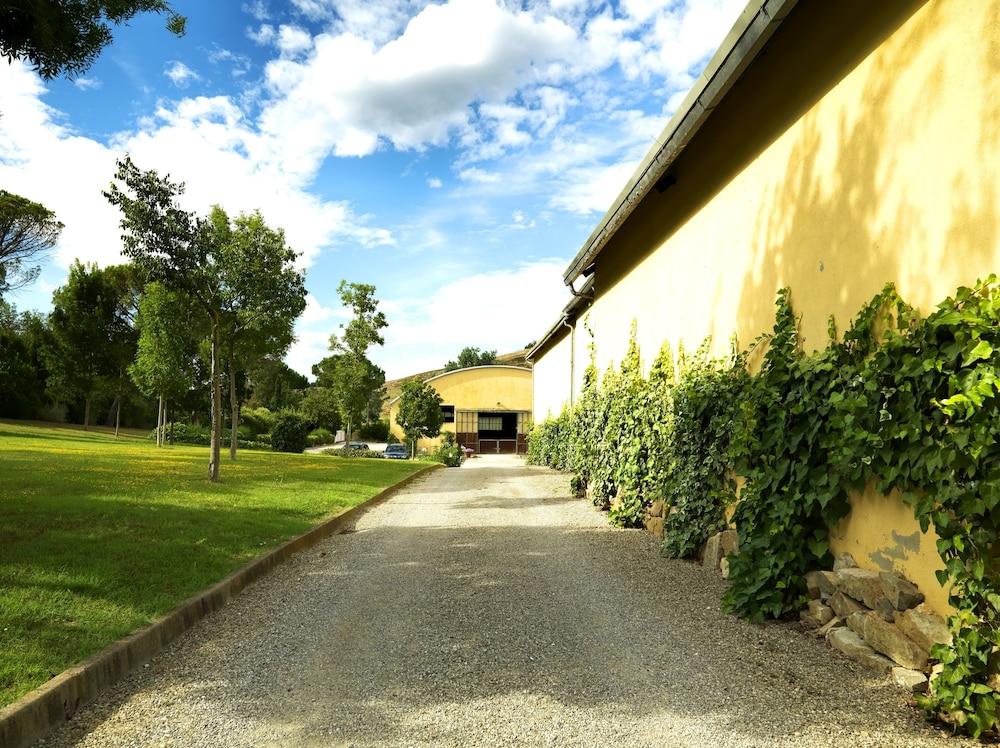 Agriturismo La Canonica Property Grounds