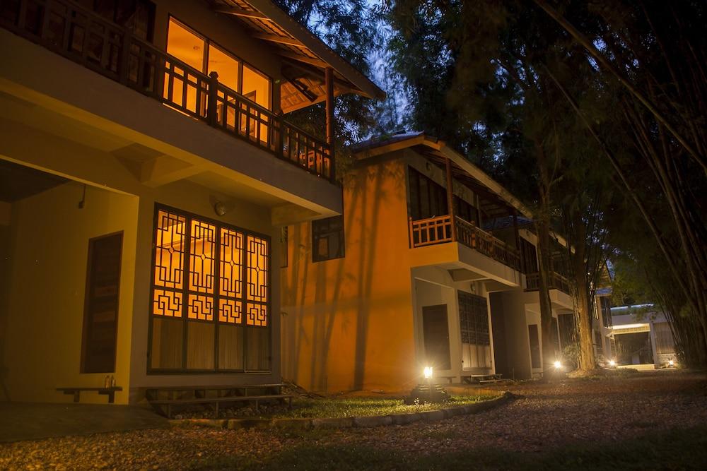 Middle Path Retreat Exterior