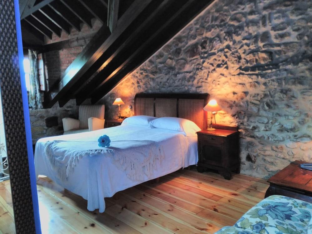 Casona Camino de Hoz Room