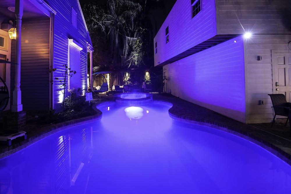 Best Location! 4 BR! Next to French QT by YouRent Featured Image