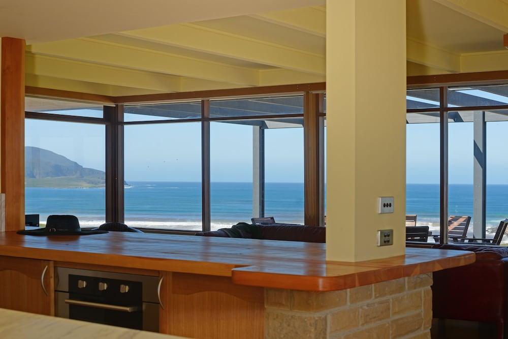 Cloudy Bay Villa Interior Detail