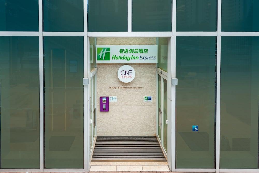 Holiday Inn Express Hong Kong Mongkok by IHG Exterior