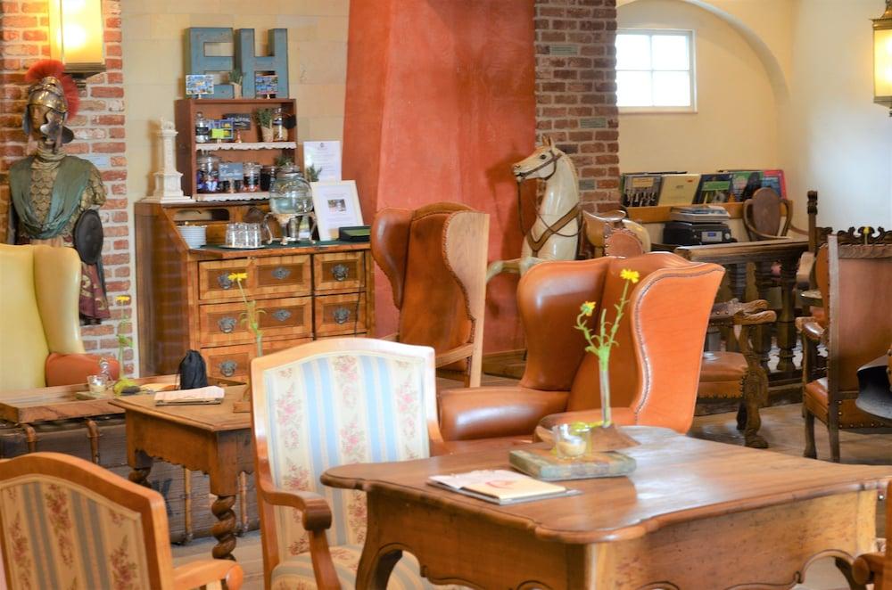 رينج هوتل ألبينهوف منطقة الانتظار في الردهة