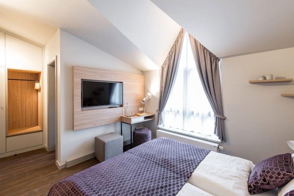 stattHotel Room