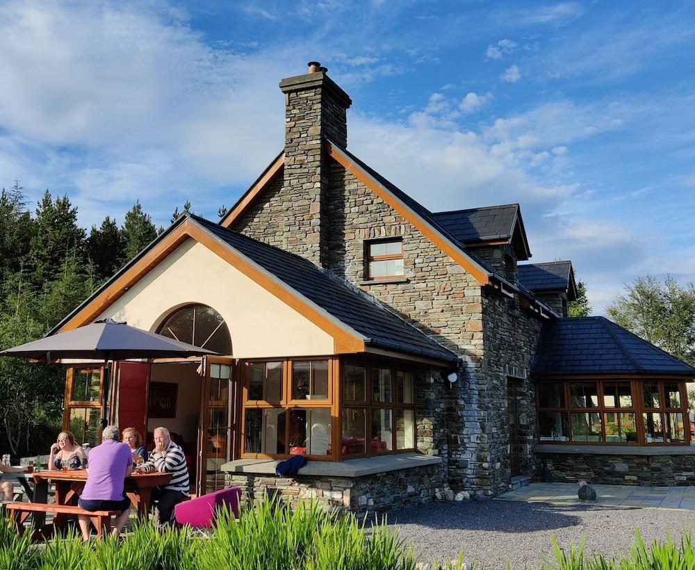 Alaind Lodges Exterior
