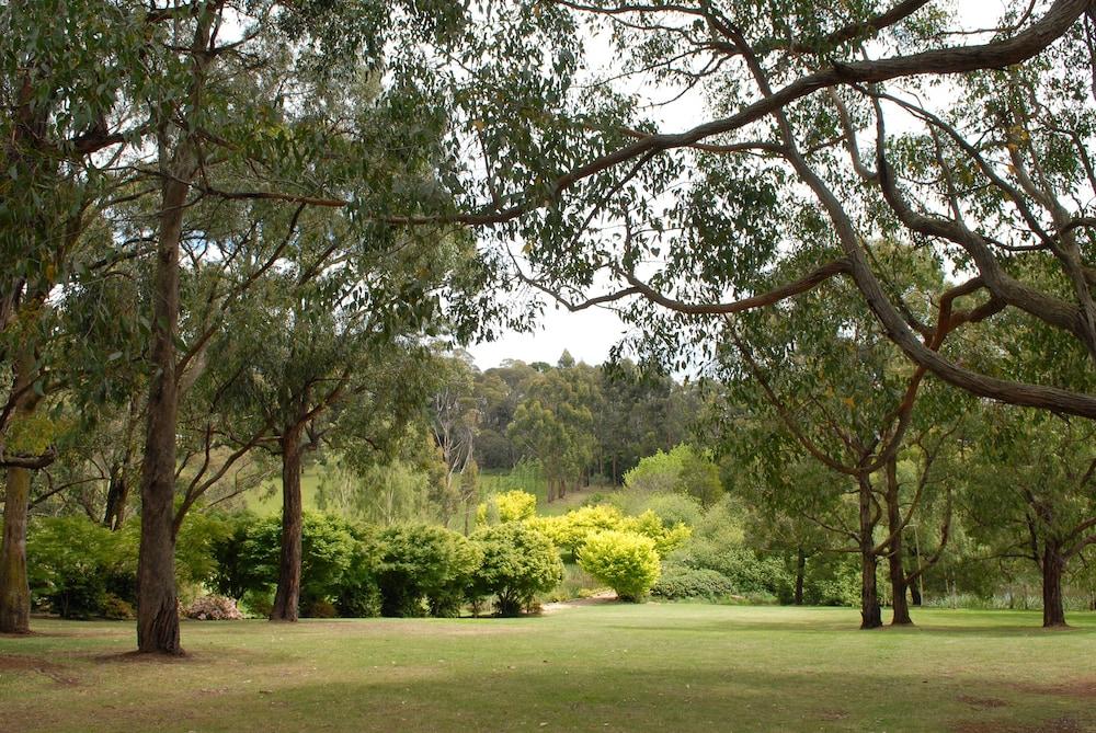 Lancemore Lindenderry Red Hill Property Grounds