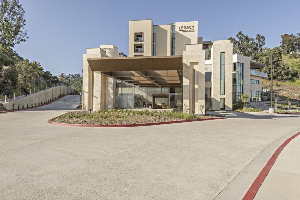 Legacy Resort Hotel & Spa Exterior