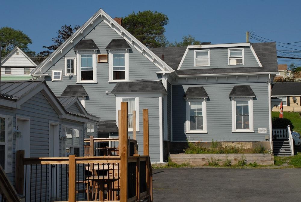 Harbourview Motel & Accommodations Featured Image