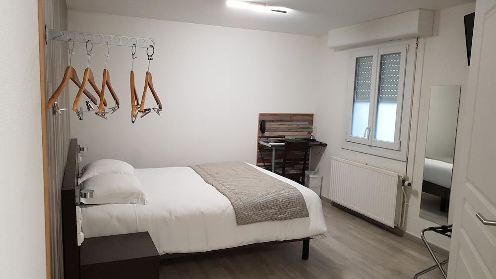 Hôtel Au Spatial Room