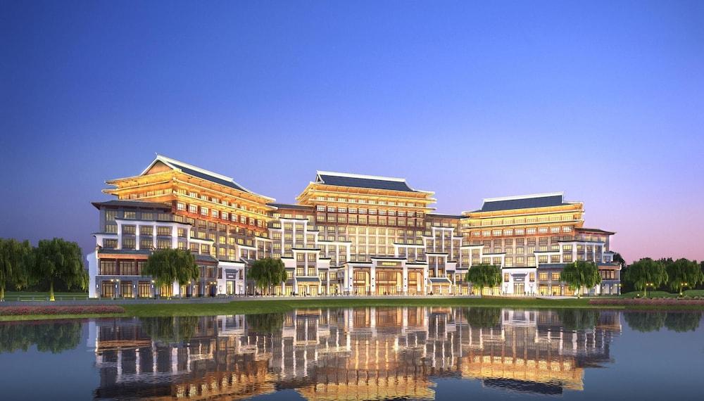 Wuhu Macrolink Legend Hotel
