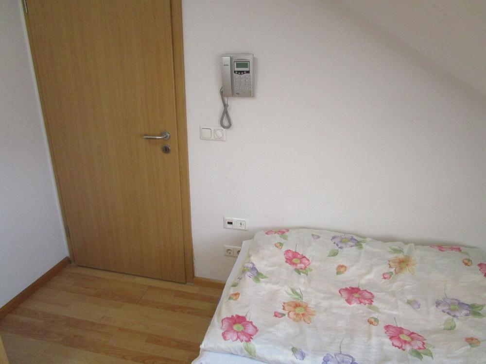 Michael's Apartments Room