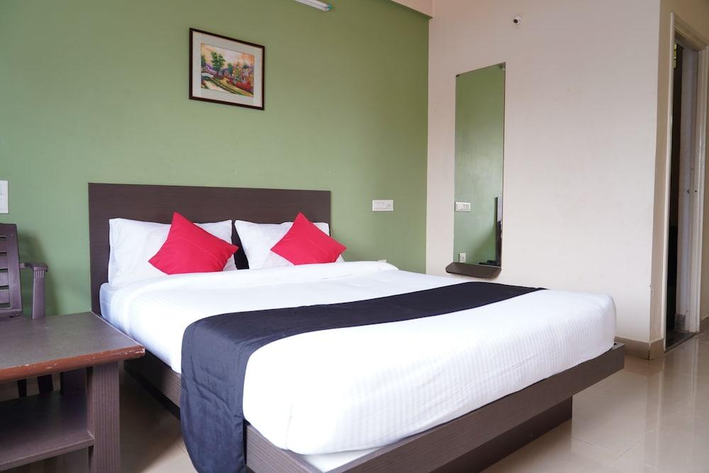 SPOT ON 41441 Chinthu Comforts Room