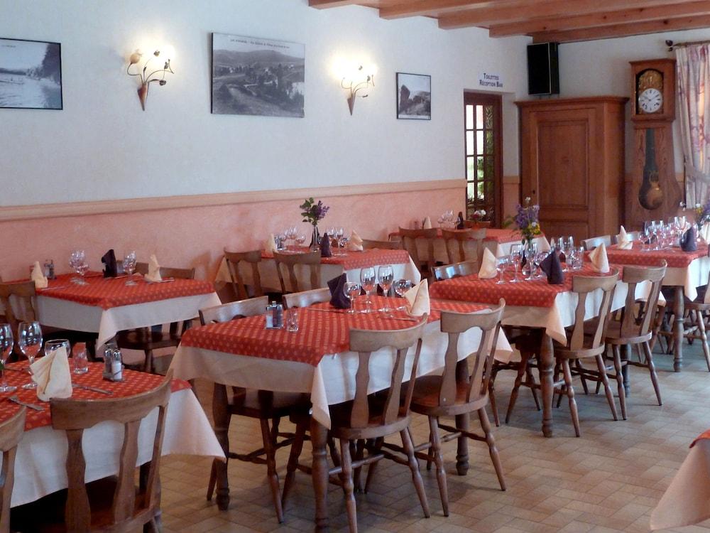 لوجي أوتيل لو بانوراميك مطعم