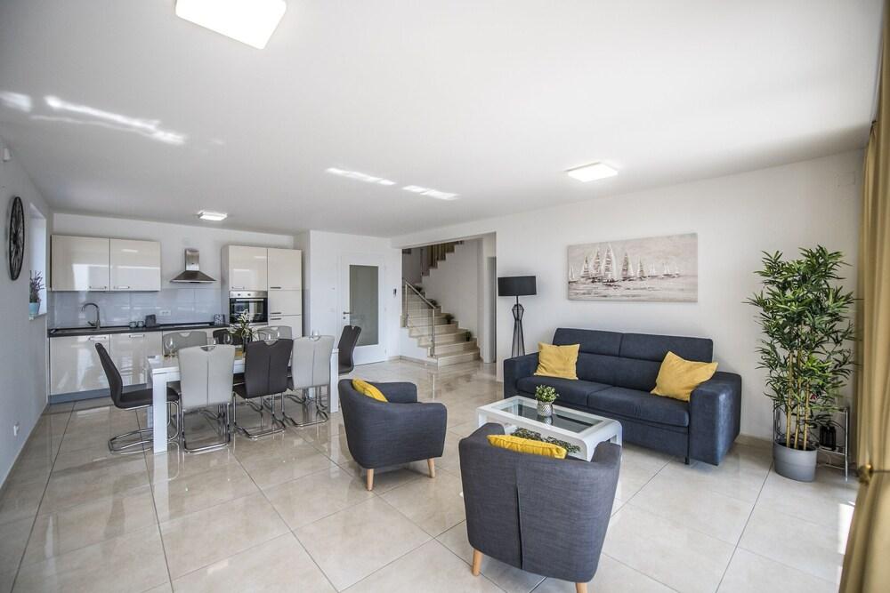 Luxury Villas Royal II with Private Pool Interior
