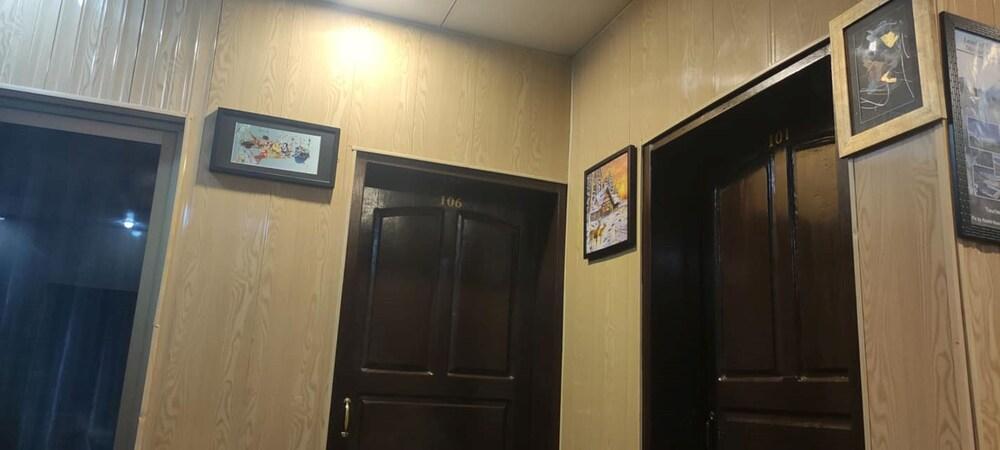 رويال بونجاب هونزا هوتل آند ريستورانت تفاصيل الفندق من الداخل