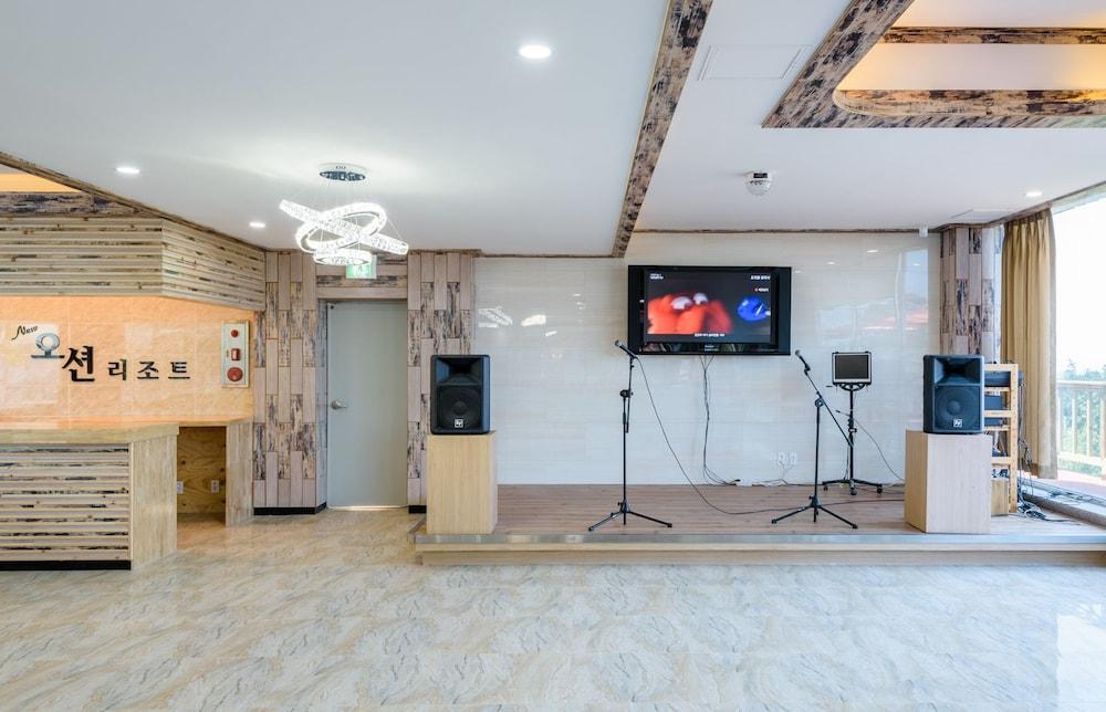 New Ocean Resort Karaoke Room