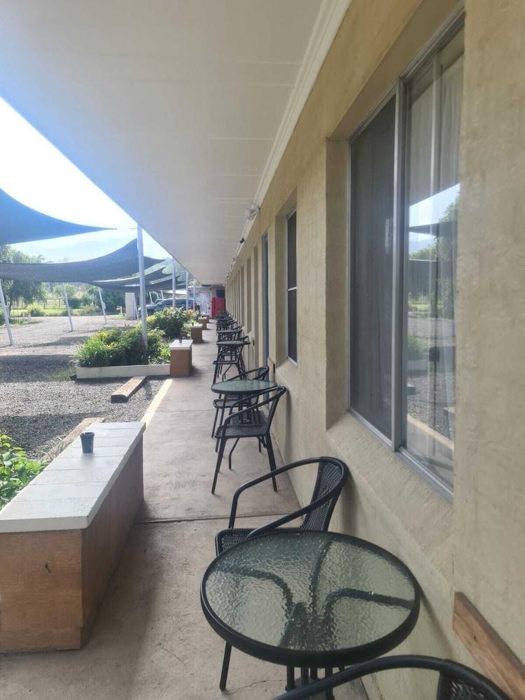 Valley View Motel Exterior