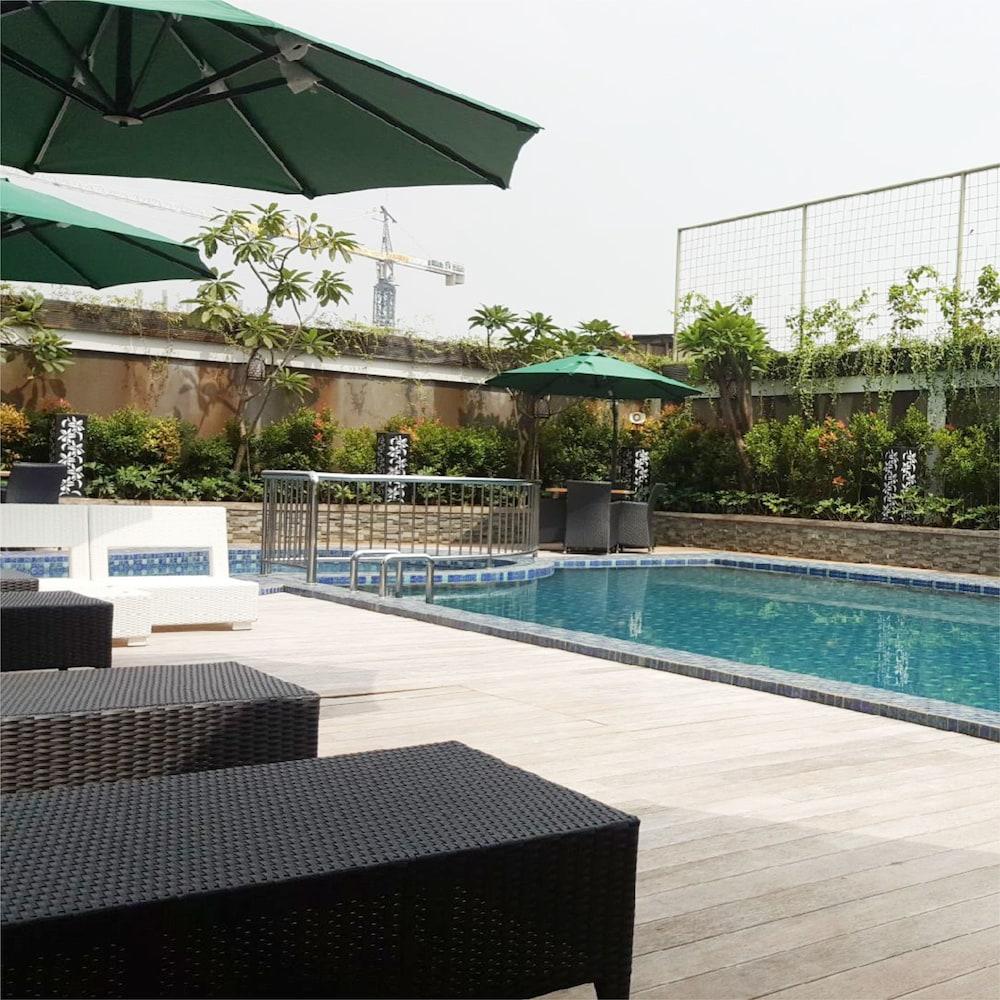 Ibis Styles Cikarang Outdoor Pool