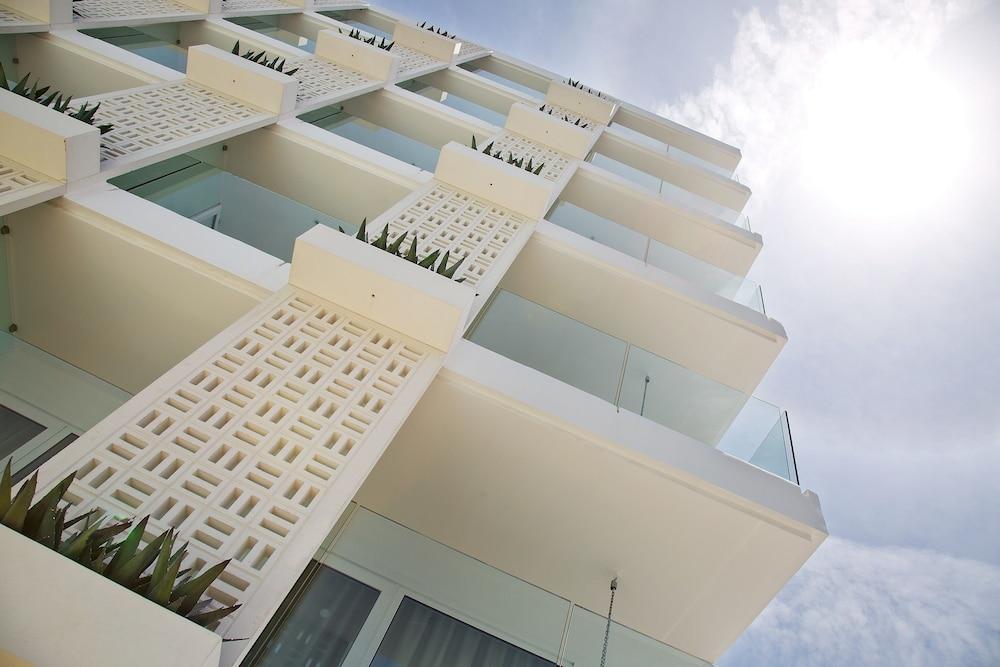 إتش ٕم بالانغويرا بيتش - لبالغس فقط تفاصيل الفندق من الخارج