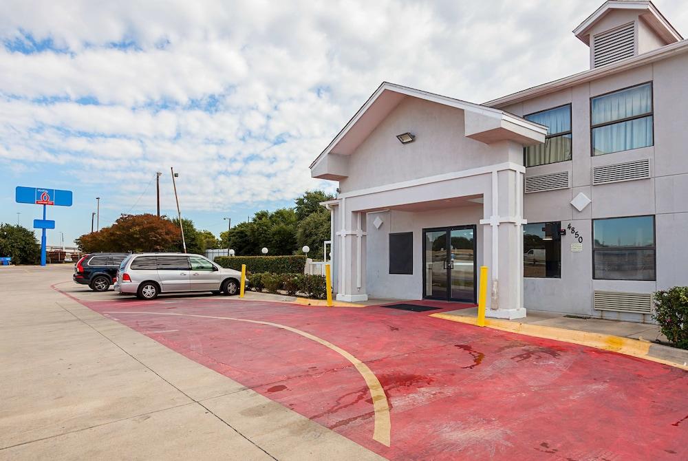 Studio 6 Fort Worth, TX - Meacham Exterior