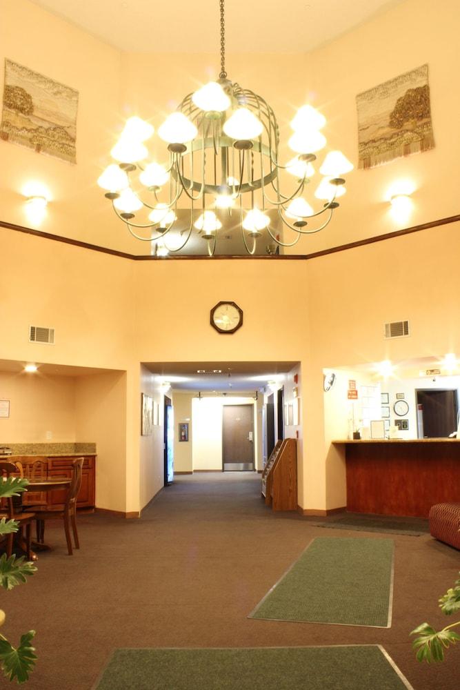 Ocean Gateway Inn Lobby