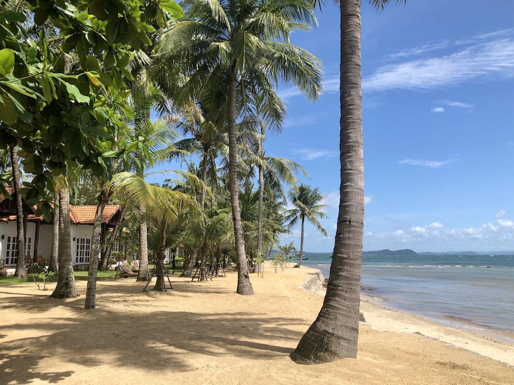 Peppercorn Beach Property Grounds