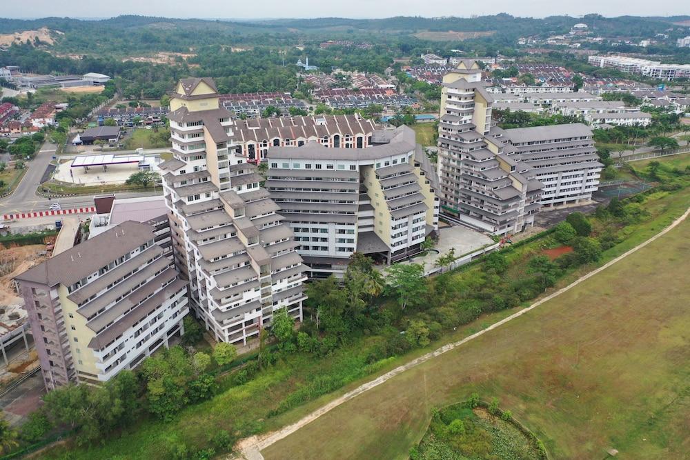 أمانساري ريزيدانس ريزورت المنطقة الخارجية