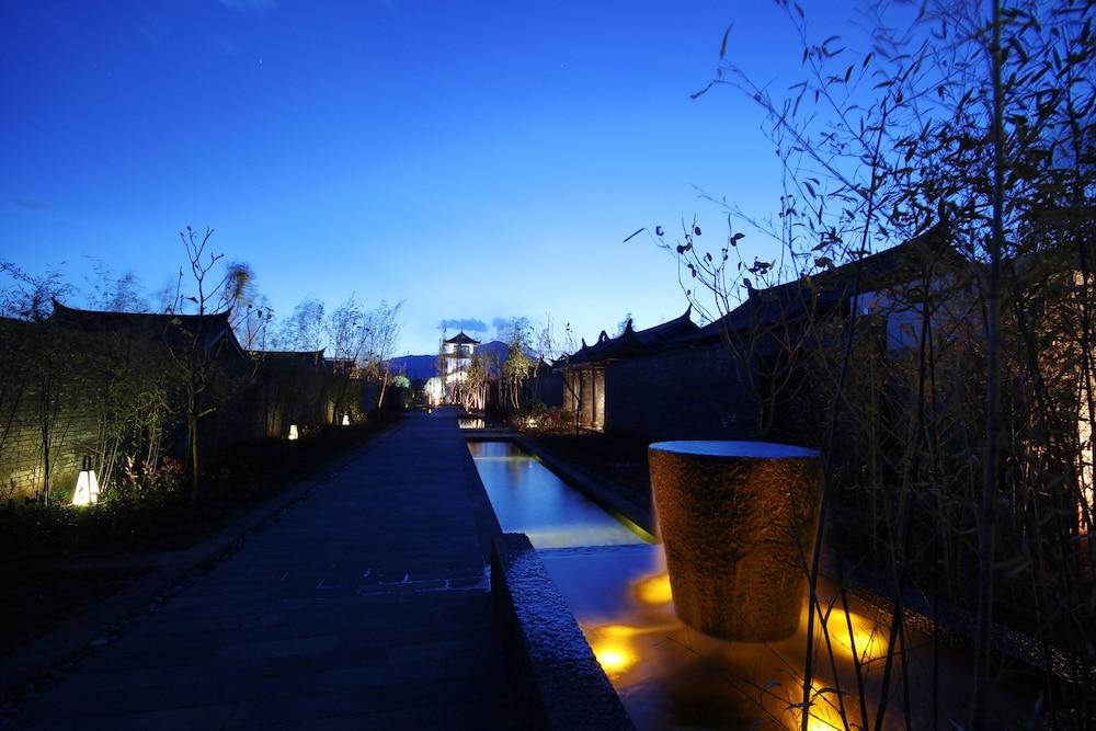 Pullman Lijiang Resort and Spa Exterior