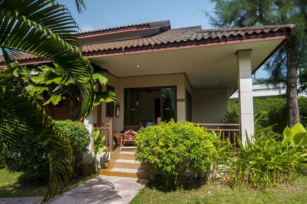 BLU PINE Villa & Pool Access Exterior