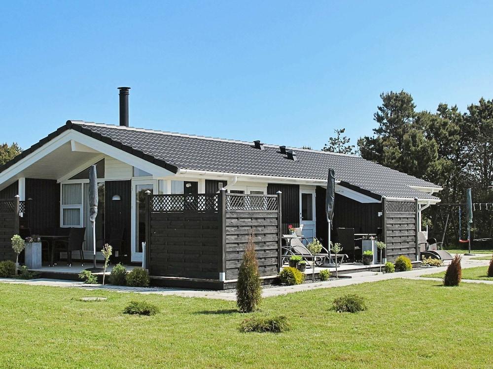 Cozy Holiday Home in Vaeggerlose With Whirlpool