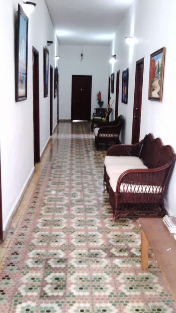 Class Colonial Aparta Hotel Featured Image
