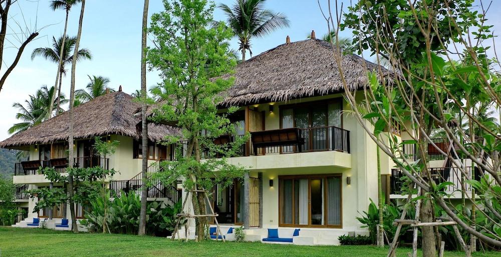 Bangsak Village - Adults Only Exterior
