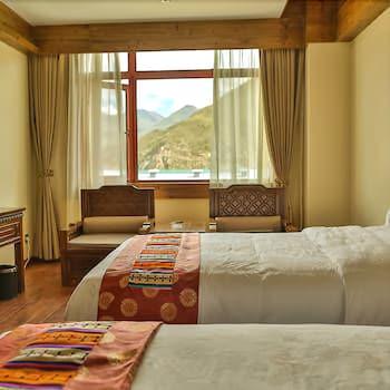 Shellong Manor Guestroom