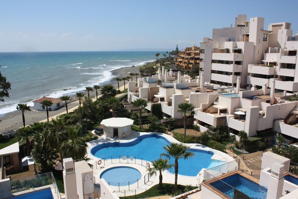 Frontline Penthouse With Private Pool Outdoor Pool