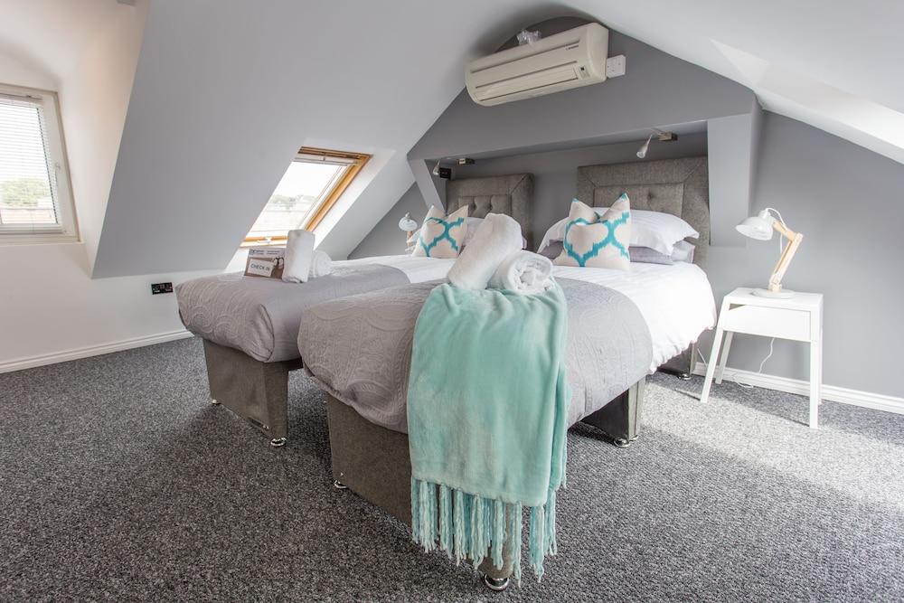 The Bullingdon Suite Room