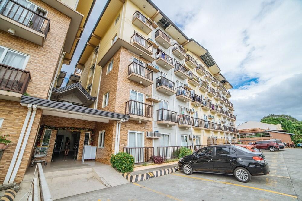 RedDoorz Plus near CK Square Cainta Exterior