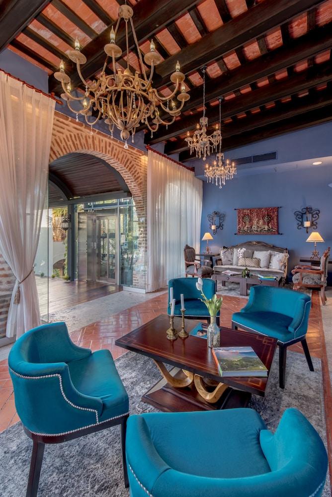 Hodelpa Nicolas de Ovando Lobby