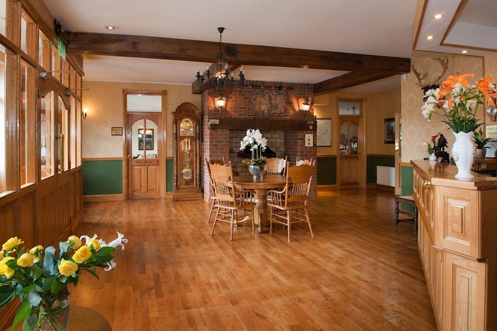 Old Weir Lodge Lobby Lounge