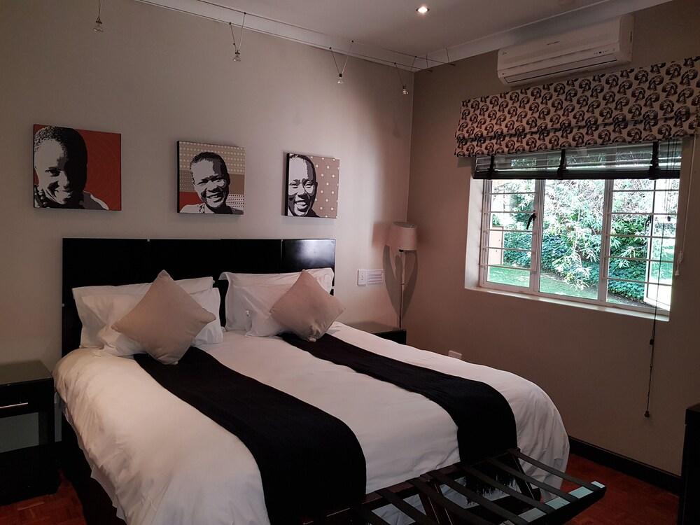 Glendower View Guest House Room