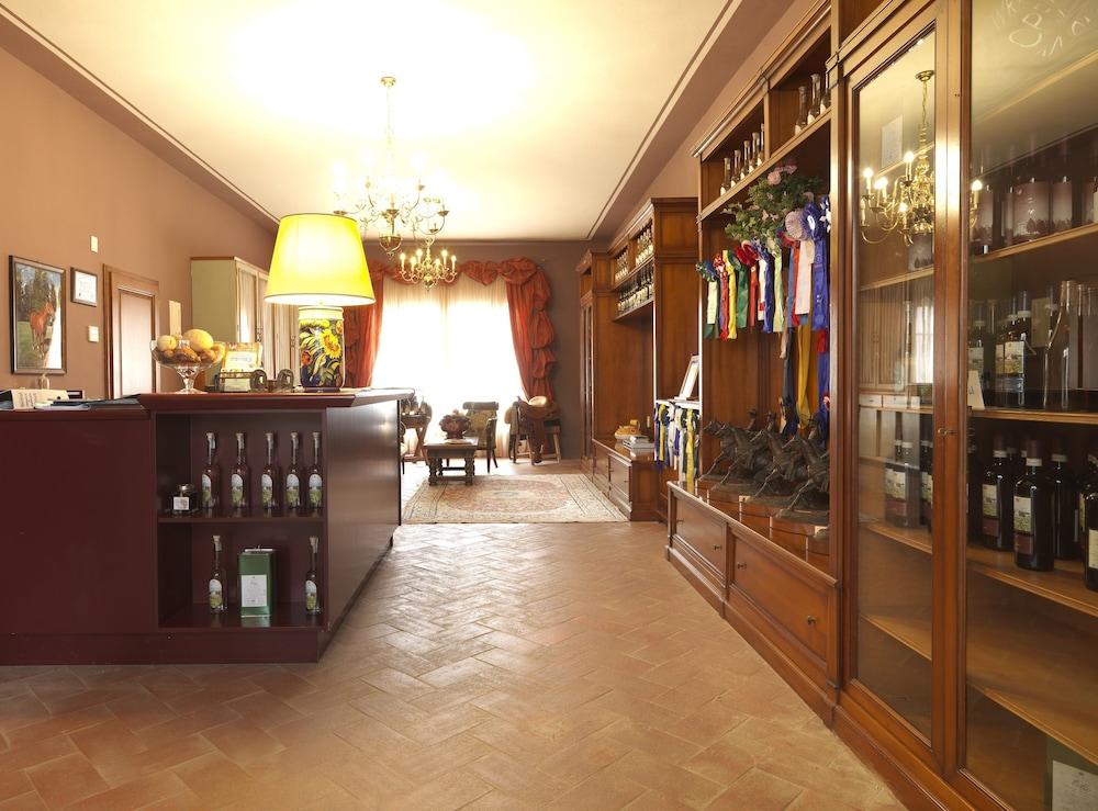 Agriturismo La Canonica Reception