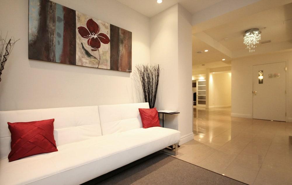 Premiere Suites - St. John's Signal Hill Lobby Sitting Area