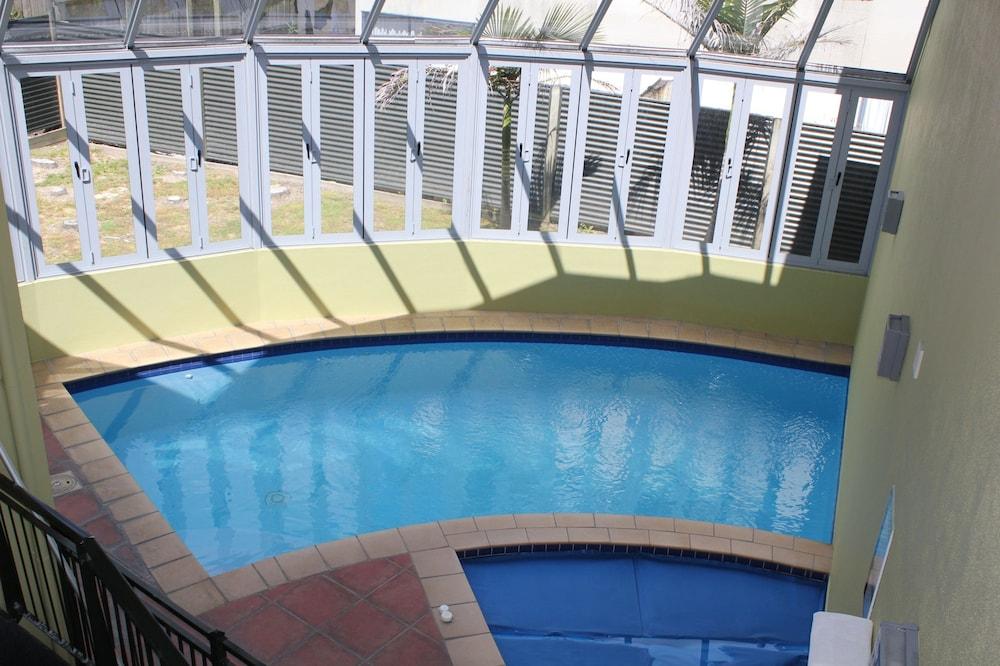 Park View Motor Lodge In Hamilton Indoor Pool