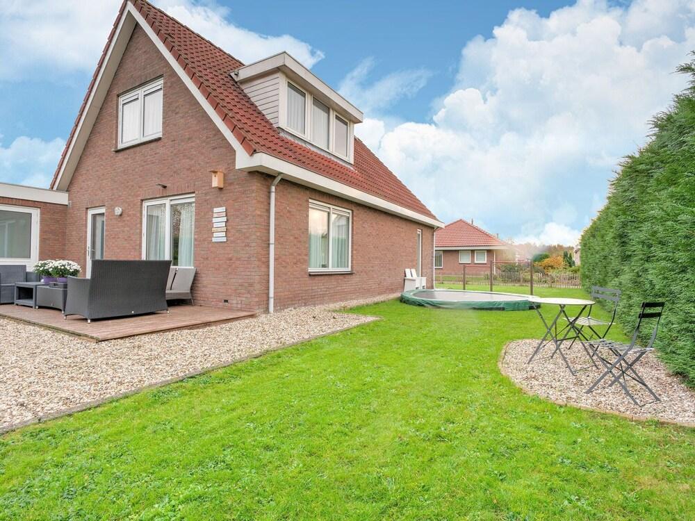 Captivating Holiday Home in Zeewolde near Forest Exterior