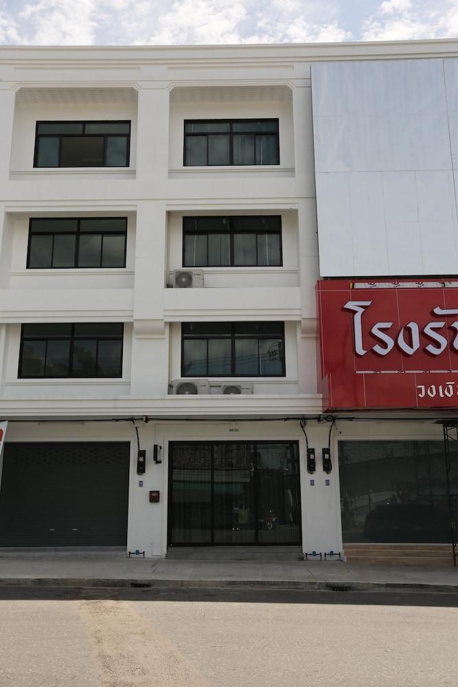 Loft Series Exterior