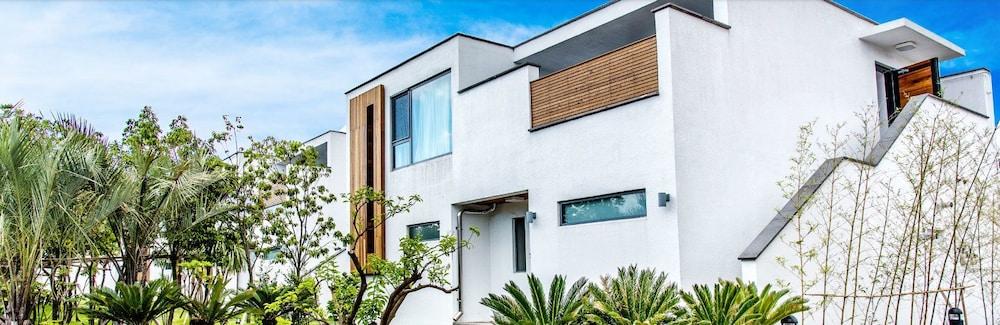 The Shimpang Spa & Pool Villa Outdoor Pool